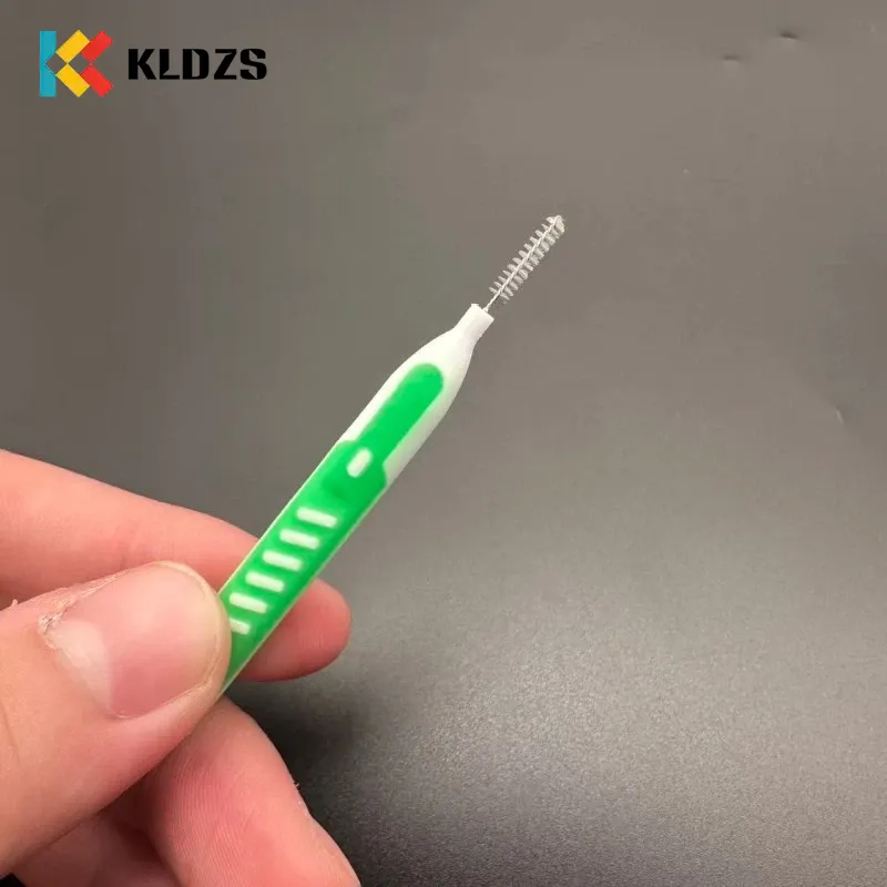 Интердентална четка Push-pull